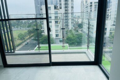 ban-cong-phong-khach-can-ho-ban