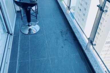 bancon -can-ho-cho-thue