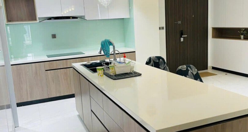 bep can ho ban 4 810x430 - Bán căn hộ chung cư Midtown The Signature, 119m2, 03pn, giá 11.3 tỷ, nội thất cao cấp.