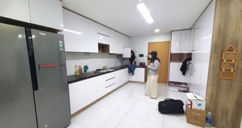 bep rong rai 810x430 - Giá mua bán căn hộ 2 phòng ngủ Block A Chung cư Scenic Valley 2 Phú Mỹ Hưng Quận 7 T10/2024