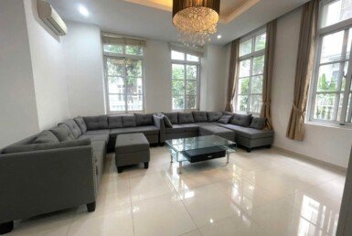 can-canh-phong-khach