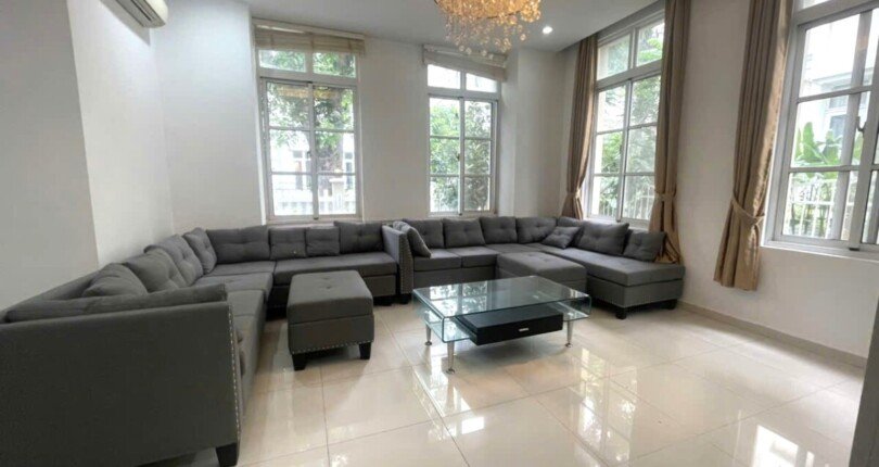 can canh phong khach 2 810x430 - Giá cho thuê nhà Biệt thự đơn lập Mỹ Văn Phú Mỹ Hưng Quận 7 t11/2024