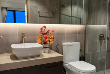 can-ho-ban-co-2-toilet-day-du-thiet-bi-nhu-hinh