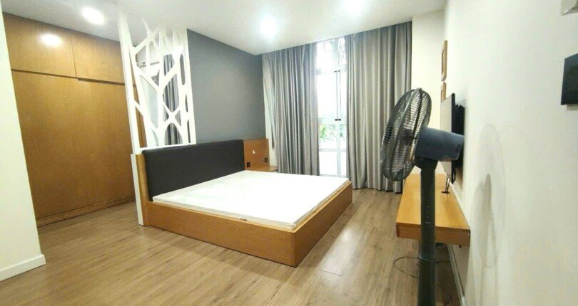 can ho ban co 3 phong ngu rong rai 810x430 - Bán gấp căn hộ Happy Valley Block C, view hồ bơi, 127m2, giá 7,5 tỷ