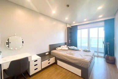 can ho ban co 3 phong ngu rong rai nhu hinh 385x258 - Giá mua bán căn hộ Penthouse 3 phòng ngủ block B chung cư Dragon Hill 2 Nhà Bè T10/2024