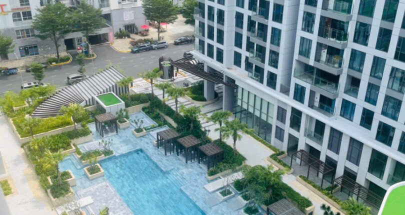 can ho ban truc dien ho boi noi khu 2 810x430 - Duy nhất căn hộ 2 phòng ngủ nội thất chủ đầu tư cần bán tại Cardinal Court Phú Mỹ Hưng