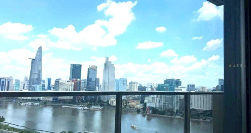can ho ban truc dien song sai gon va trung tam quan 1 810x430 - Giá mua bán căn hộ Duplex 4 phòng ngủ tháp The Opera chung cư Metrole Thủ Thiêm T11/2024