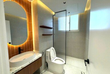 can-ho-co-2-toilet-day-du-thiet-bi-nhu-hinh