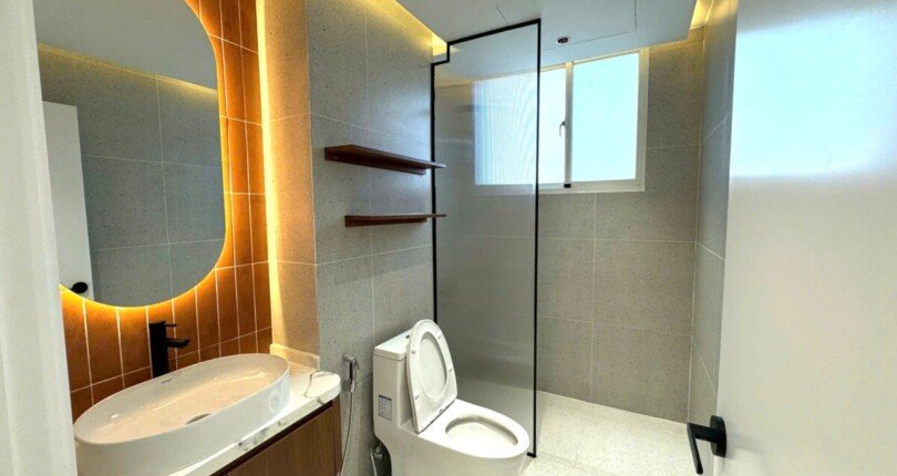 can ho co 2 toilet day du thiet bi nhu hinh 1 810x430 - Giá mua bán căn hộ 3pn Chung cư Cảnh Viên 1 phường Tân Phú Quận 7 T10/2024