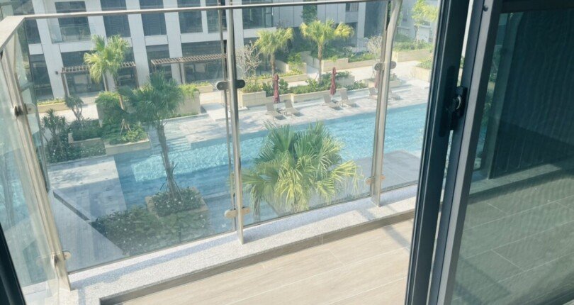 can ho lien ke ho boi noi khu cardinal court 810x430 - Giá mua bán căn hộ 2pn Block B view hồ bơi chung cư Cardinal Court Phú Mỹ Hưng T10/2024