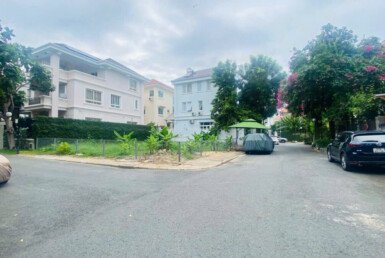 dat-toa-lac-goc-hai-mat-duong-noi-khu