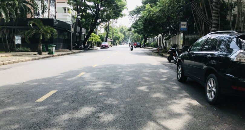 duong pham thai buong quan 7 2 810x430 - Giá mua bán nhà Biệt thự có hồ bơi số 67 Phạm Thái Bường Khu phố Nam Thiên Quận 7 T10/2024