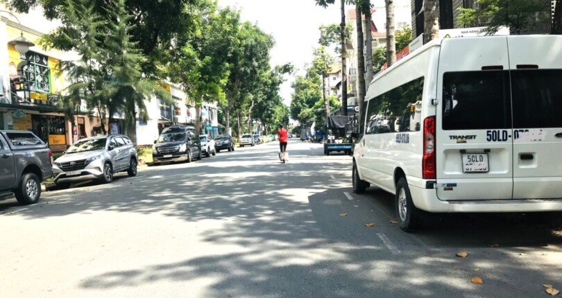 duong pham van ngi phuong tan phong quan 7 810x430 - Giá mua bán tòa nhà văn phòng góc đường Phạm Văn Nghị Khu Hưng Gia 2 Quận 7 T10/2024