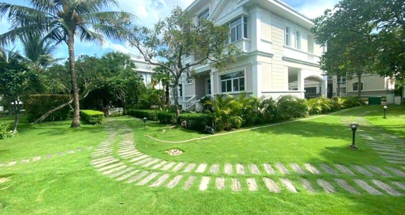 hinh anh mua ban nha biet thu nguyen can khu chateau phu my hung quan 7 t10 2024 810x430 - Giá mua bán nhà Biệt thự nguyên căn Khu Chateau Phú Mỹ Hưng Quận 7 T10/2024