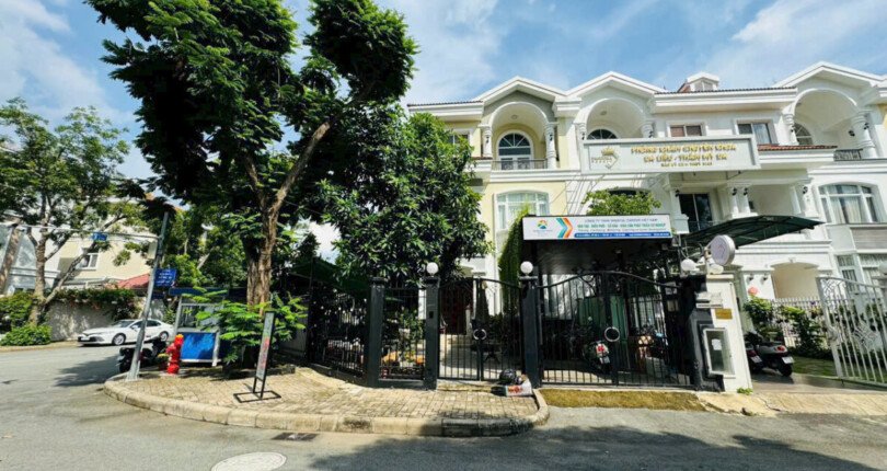 hinh anh nha biet thu duong g khu my phu quan 7 810x430 - Giá mua bán nhà Biệt thự căn góc đường G Khu phố Mỹ Phú 3 Quận 7 T10/2024
