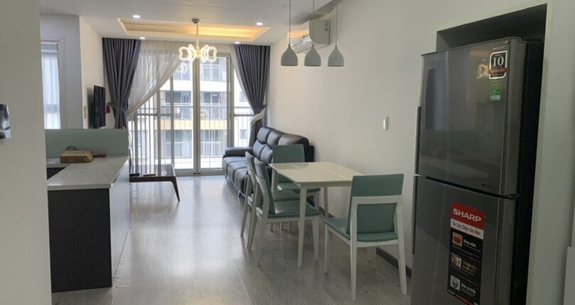 hinh anh phong khach can ho ban 5 810x430 - Bán căn hộ chung cư Scenic Valley 1, 70m2, giá 5.150 tỷ đầy đủ nội thất, nhà có hợp đồng thuê ổn định.