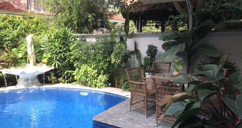 ho boi nha biet thu ban 810x430 - Giá mua bán nhà Biệt thự căn góc Nam Thiên 3 nội khu Cảnh Đồi Phú Mỹ Hưng Quận 7 T11/2024