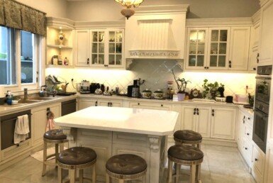 khong-gian-bep-rong-rai