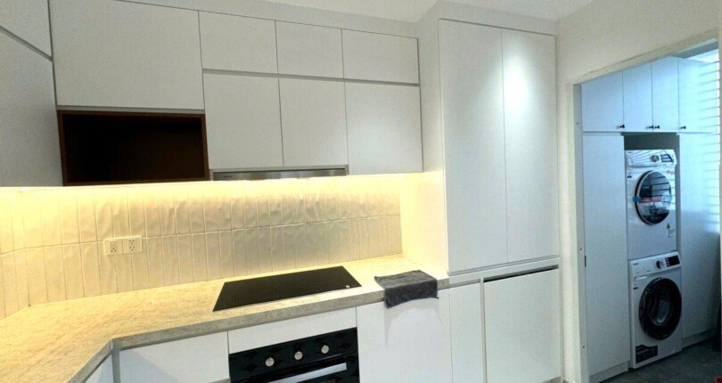 khong gian bep rong rai 3 810x430 - Giá mua bán căn hộ 3pn Chung cư Cảnh Viên 1 phường Tân Phú Quận 7 T10/2024