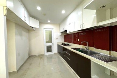 khong-gian-bep-rong-rai