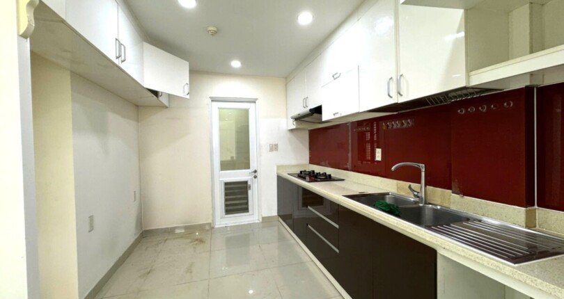khong gian bep rong rai 6 810x430 - Giảm thêm 500tr bán gấp căn hộ Riverside Residence Phú Mỹ Hưng Quận 7