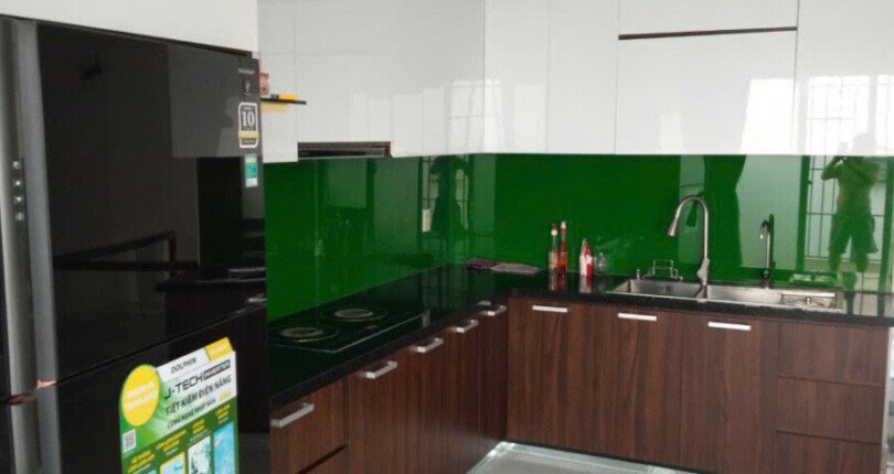 khong gian bep trong nha ban 810x430 - Giá mua bán nhà phố nguyên căn mặt Đường số 2 Kdc Sadeco Phước Kiển A Nhà Bè T10/2024