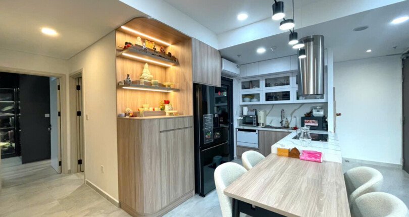 khong gian phong an va bep 2 810x430 - Bán căn hộ Cardinal Court Phú Mỹ Hưng block B, đầy đủ nội thất, giá 8,2 tỷ