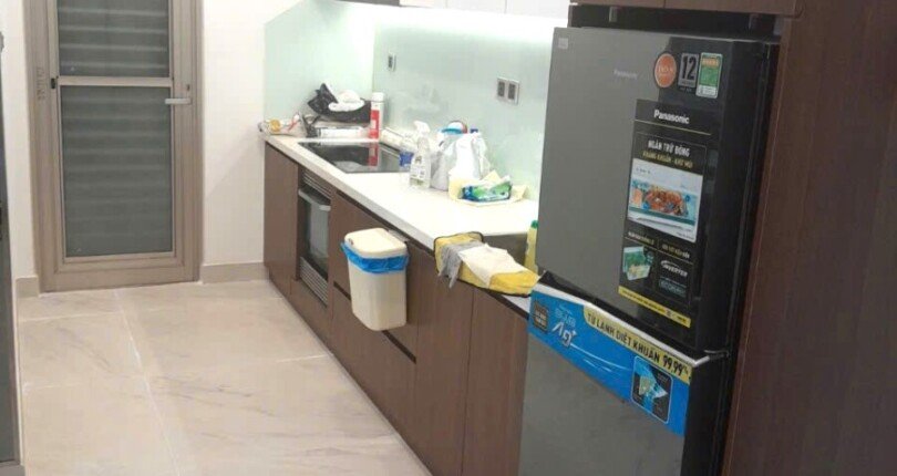 khong gian phong bep 810x430 - Giá mua bán căn hộ 2 phòng ngủ Block D Chung cư Midtown m7 T10/2024