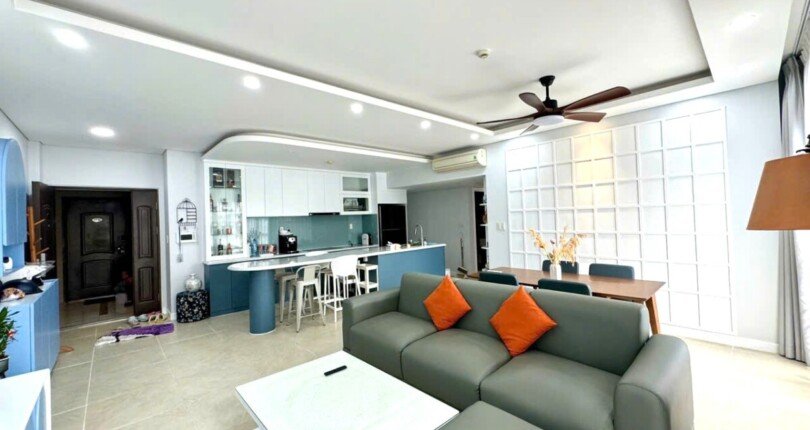 khong gian phong khach sang trong 1 810x430 - Giá mua bán căn hộ 2pn Block C view đường Nguyễn Văn Linh Chung cư Happy Valley Q7 T10/2024