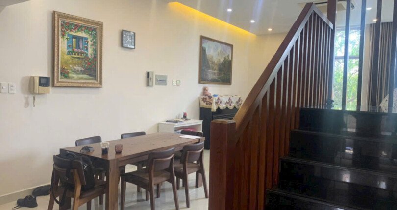 khu vuc cau thang bo va phong an 810x430 - Giá mua bán căn hộ Penthouse 6 phòng ngủ Chung cư Mỹ Tú Cảnh Quan Quận 7 T10/2024