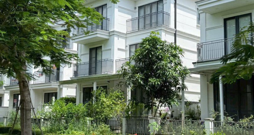 nha biet thu lien ke cong vien noi khu truc dien song 810x430 - Giá mua bán nhà Biệt thự đơn lập trực diện sông Kdc Nine South Estates Nhà Bè T10/2024
