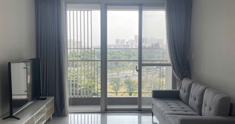 phong khach can ho ban 26 810x430 - Chủ gửi bán gấp căn hộ 3 phòng ngủ Block B Chung cư Scenic Valley Quận 7 T10/2024