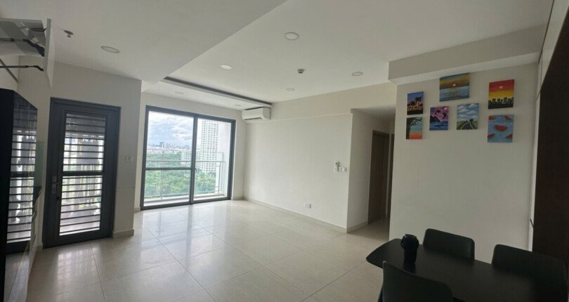 phong khach can ho ban 9 810x430 - Giá mua bán căn hộ 2pn chung cư Urban Hill Phú Mỹ Hưng Quận 7 T10/2024