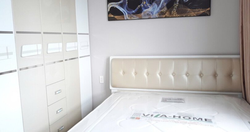 phong ngu can ho can ban 5 810x430 - Bán căn hộ chung cư Scenic Valley 2, 77m2, tầng cao, 02pn, giá 5.4 tỷ, nhà đang có hợp đồng thuê.