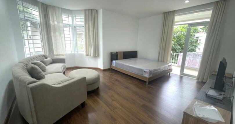 phong ngu master 5 810x430 - Giá cho thuê nhà Biệt thự đơn lập Mỹ Văn Phú Mỹ Hưng Quận 7 t11/2024