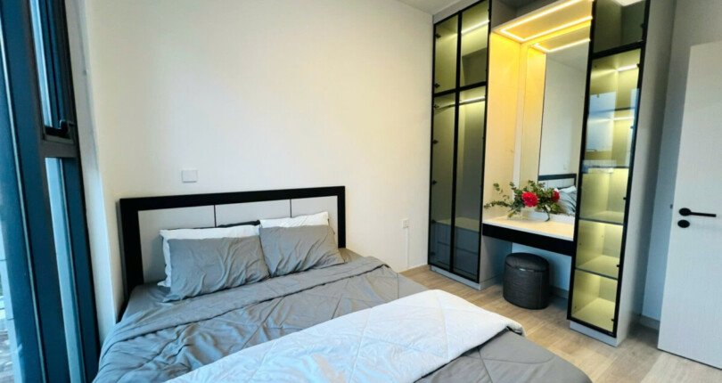 phong ngu nho 6 810x430 - Bán gấp căn hộ 2 phòng ngủ Cardinal Court block A lầu cao, view hồ bơi nội thất cao cấp, giá 7,9 tỷ