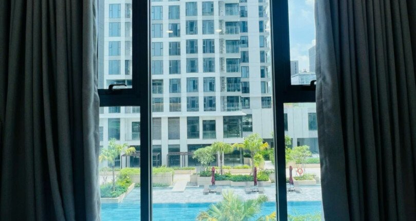 phong ngu nho truc dien ho boi noi khu 810x430 - Giá mua bán căn hộ 2pn Block B view hồ bơi chung cư Cardinal Court Phú Mỹ Hưng T10/2024
