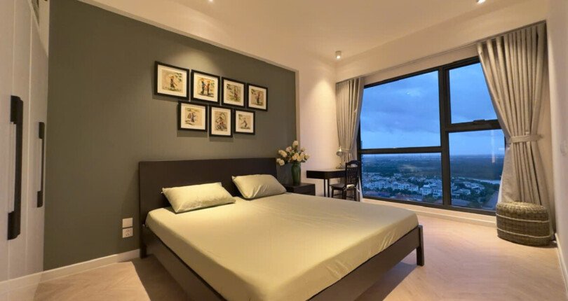 phong ngu rong rai 810x430 - Giá mua bán căn hộ 2 phòng ngủ Block B Chung cư The Antonia Phú Mỹ Hưng T10/2024