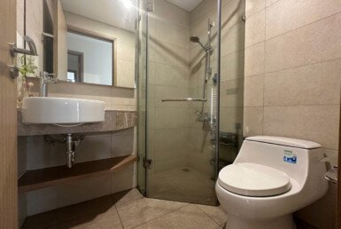 toilet-day-du-thiet-bi