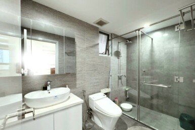 toilet-trong-can-ho