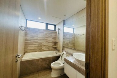 toilet-trong-can-ho-ban