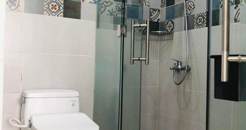 tollet can ho ban 4 810x430 - Bán căn hộ 70m2, chung cư Scenic Valley 1, giá 5,1 tỷ, nhà đang có hợp đồng thuê 17tr/tháng.