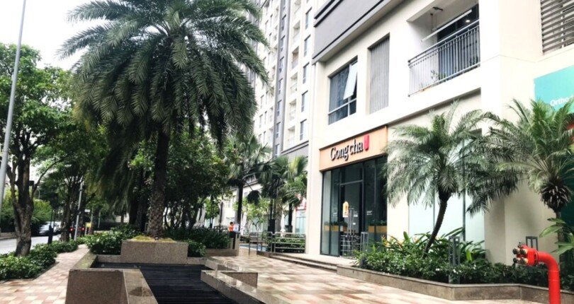 via he rong rai truoc shop ban 810x430 - Giá mua bán Shophouse đã có sổ tòa nhà Central Park 1 Vinhomes Tân Cảng Bình Thạnh T11/2024