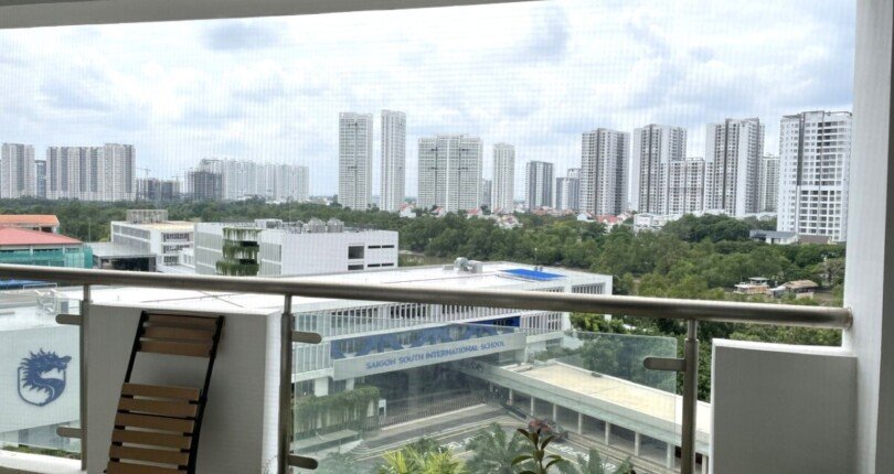 view ban cong can ho 810x430 - Giá cho thuê căn hộ 3 phòng ngủ chung cư Mỹ Phát Phú Mỹ Hưng Quận 7 T11/2024