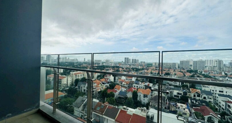 view ban cong phong khach can ho ban 810x430 - Giá mua bán căn hộ 3pn Chung cư Urban Hill Quận 7 T10/2024