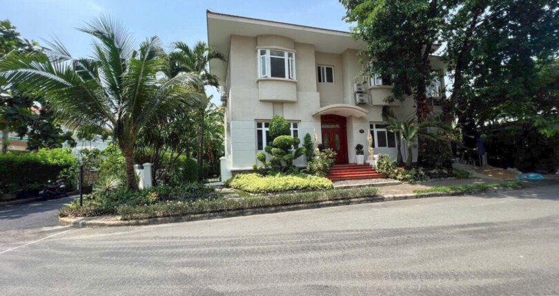 z5894928031688 c77408850a6cb0f4ec2cb3d32910091f 810x430 - BÁN BIỆT THỰ PHÚ GIA, LÔ GÓC 3 MẶT TIỀN ĐƯỜNG, DT ĐẤT 433m2, GIÁ CHỈ 130 TỶ.