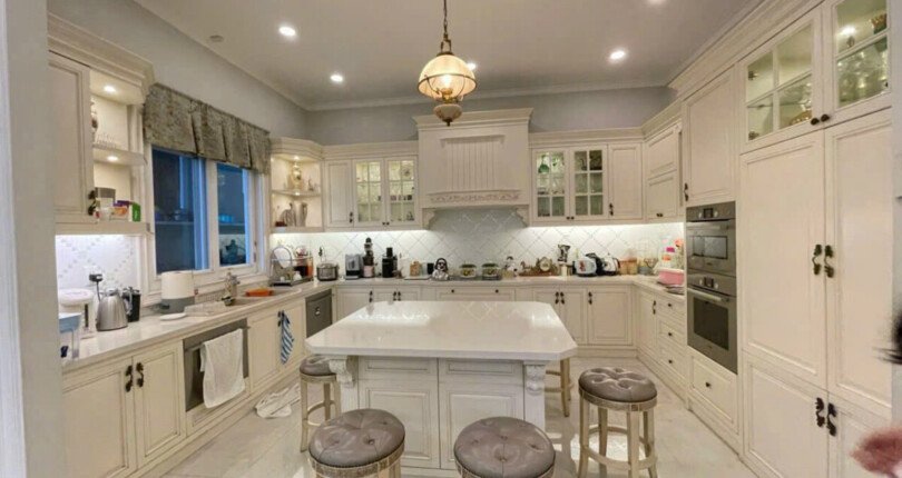 z5895191699861 1904b6420cb9e4b21b339ad5499a0100 810x430 - BÁN BIỆT THỰ NAM THIÊN 3, KHU CẢNH ĐỒI PHÚ MỸ HƯNG ( 17 X 24 ), GIÁ 98 TỶ