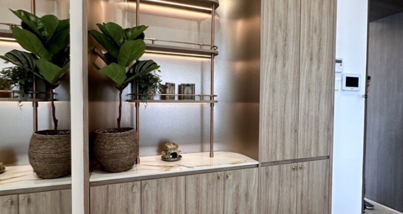 z5897504721824 dfcda6a0b3aafdad457d234a12875daa 810x430 - Cần cho thuê gấp căn hộ 3PN Cardinal Court giá 55tr/tháng, full nội thất như hình