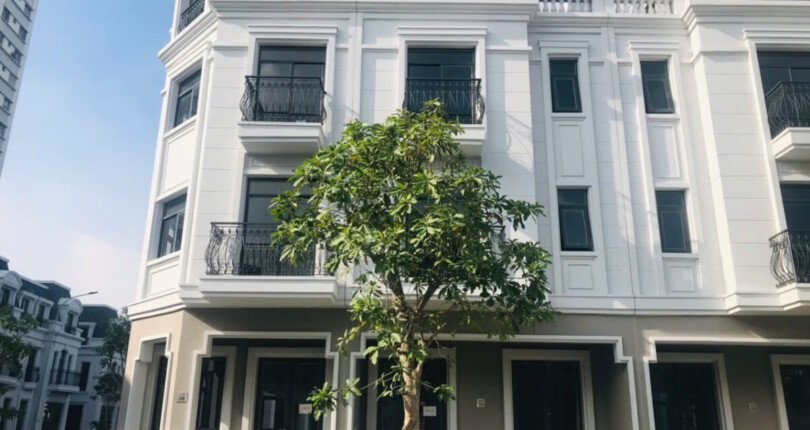 z5904712858229 5a69e2f3b3d07ba2e62ca8b31e1ef616 810x430 - Cần bán nhà dự án cao cấp Amelie Villa Phú Mỹ Hưng, Nhà Bè