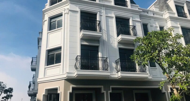 z5904712962349 e7b6dcfafcaee9731898dc301d2c5969 810x430 - Cần bán nhà dự án cao cấp Amelie Villa Phú Mỹ Hưng, Nhà Bè